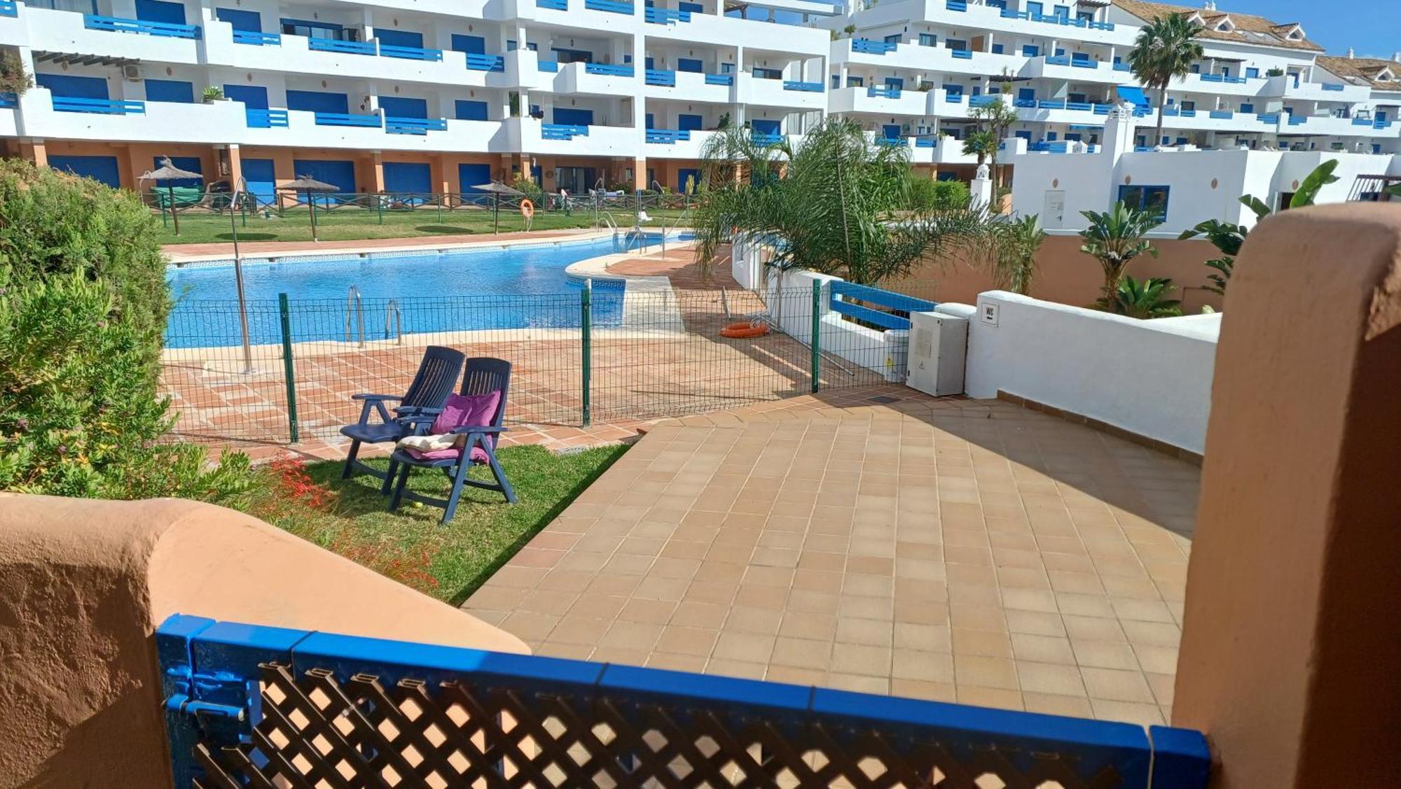 Residencial La Duquesa Suites Golf & Gardens San Luis de Sabinillas Exteriör bild